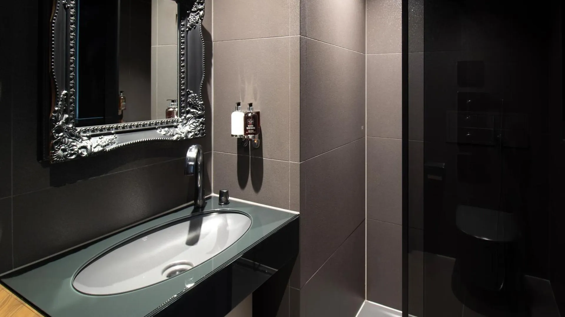 הורלי Bloc Hotel London Gatwick Airport