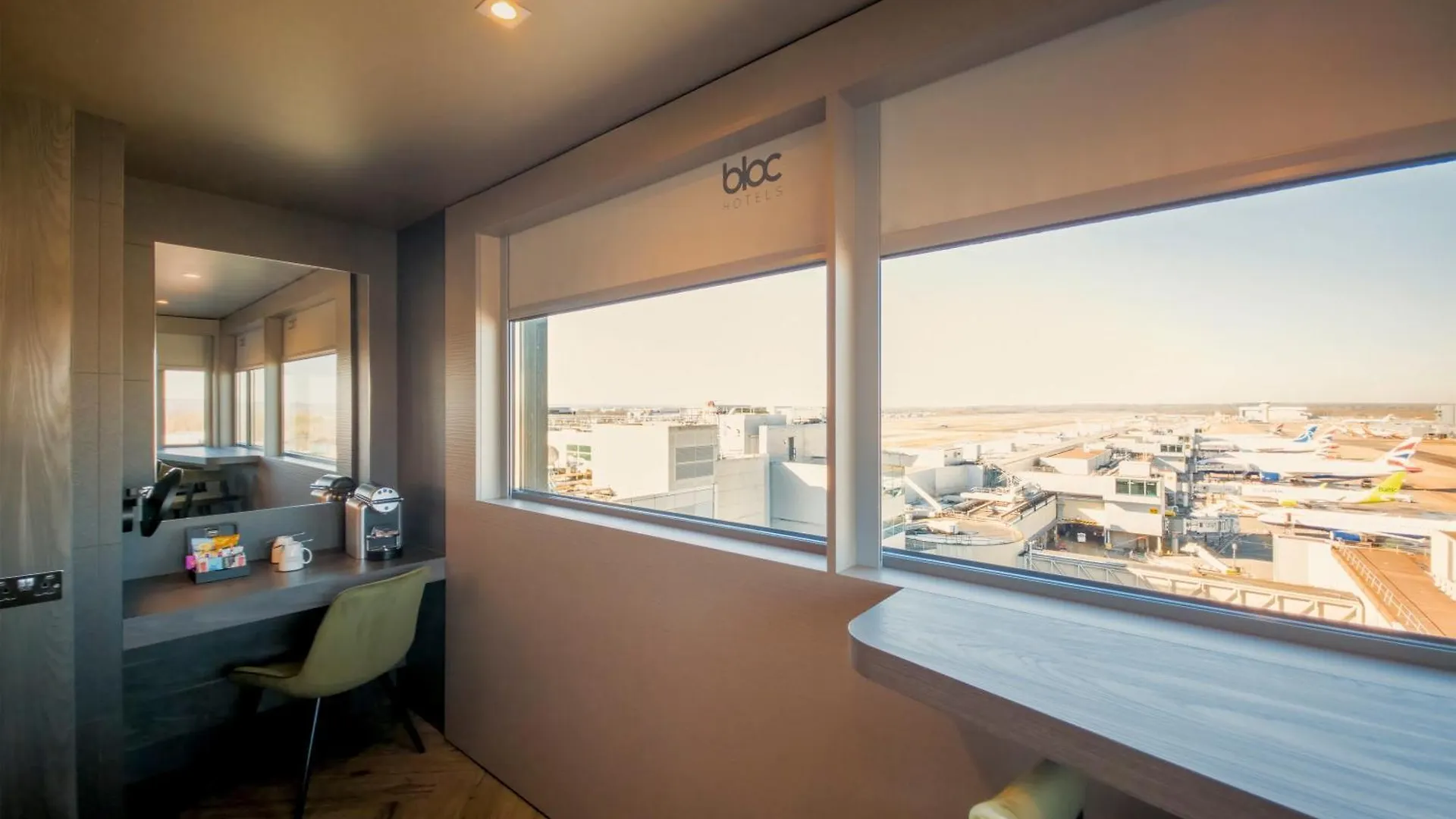 הורלי Bloc Hotel London Gatwick Airport 3*,  בריטניה