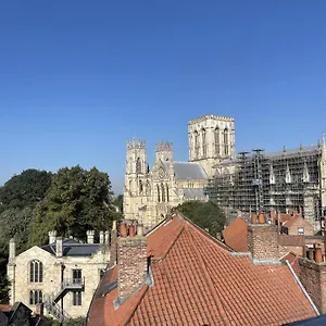 Apartment Minster View Penthouse