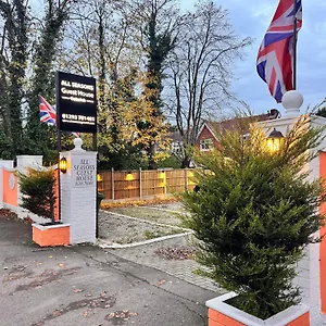 Penzion Seasons Gatwick & Parking
