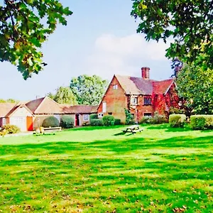 Homestay Oldlands Gatwick, Horley