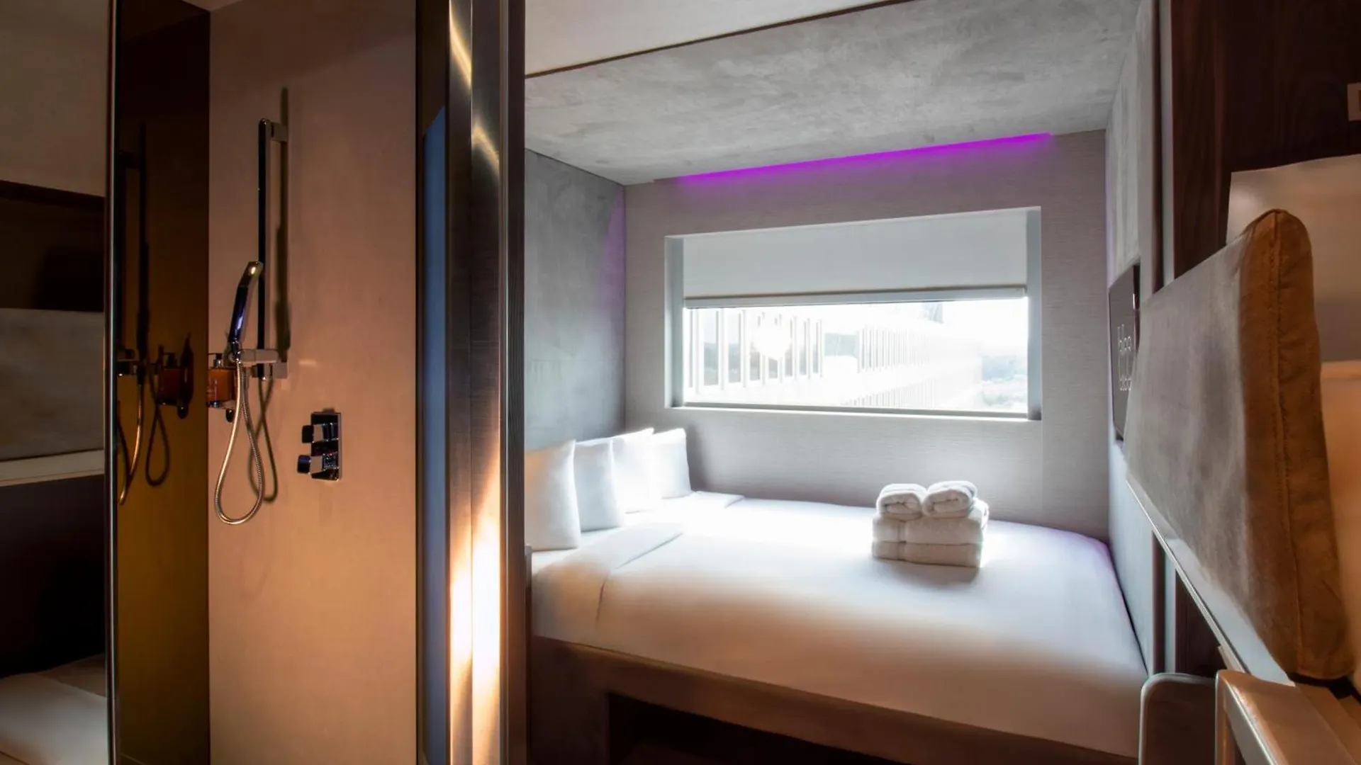Bloc Hotel London Gatwick Airport Horley