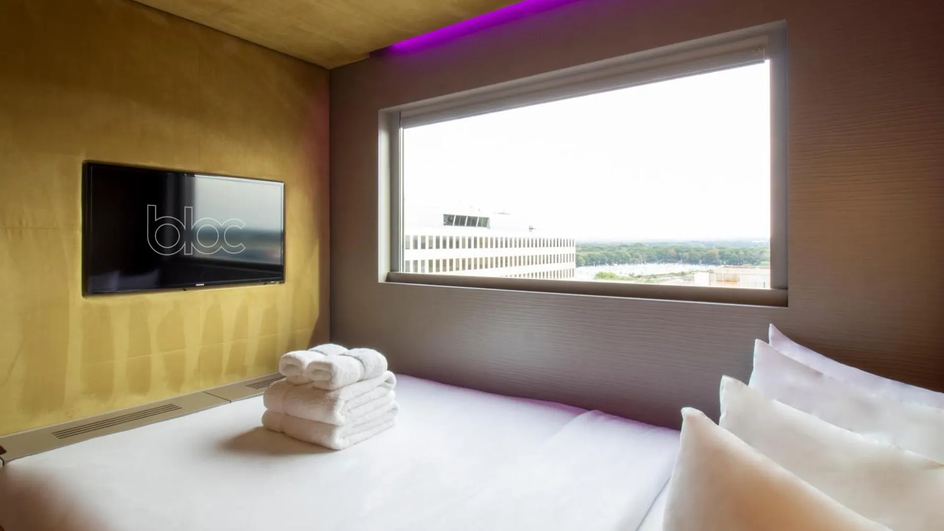 Bloc Hotel London Gatwick Airport Horley